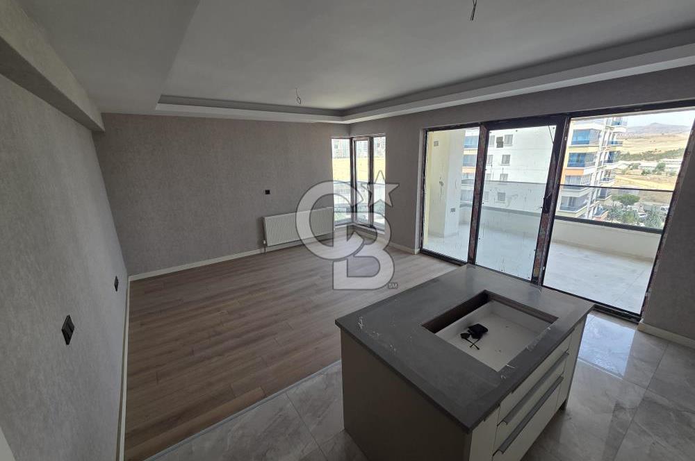 ÖNİZ GÖKSU'DA KAPALI OTOPARKLI, ADA MUTFAKLI SATILIK 3,5+1 DAİRE