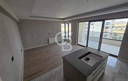 ÖNİZ GÖKSU'DA KAPALI OTOPARKLI, ADA MUTFAKLI SATILIK 3,5+1 DAİRE