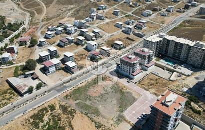 MENEMEN KOYUNDERE DE SATILIK CADDE ÜSTÜ ARSA