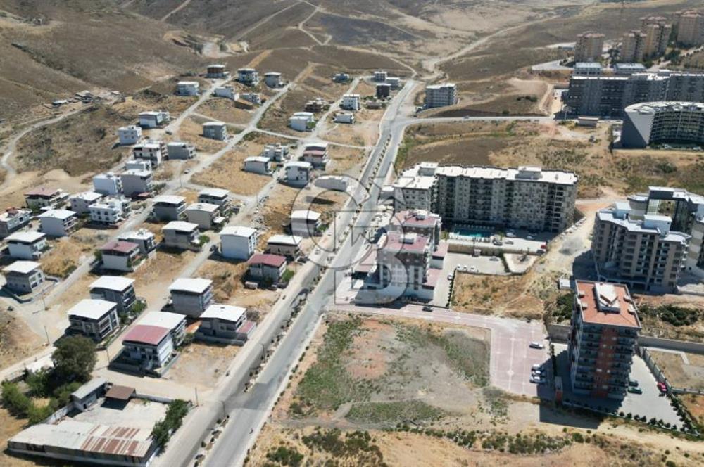 MENEMEN KOYUNDERE DE SATILIK CADDE ÜSTÜ ARSA