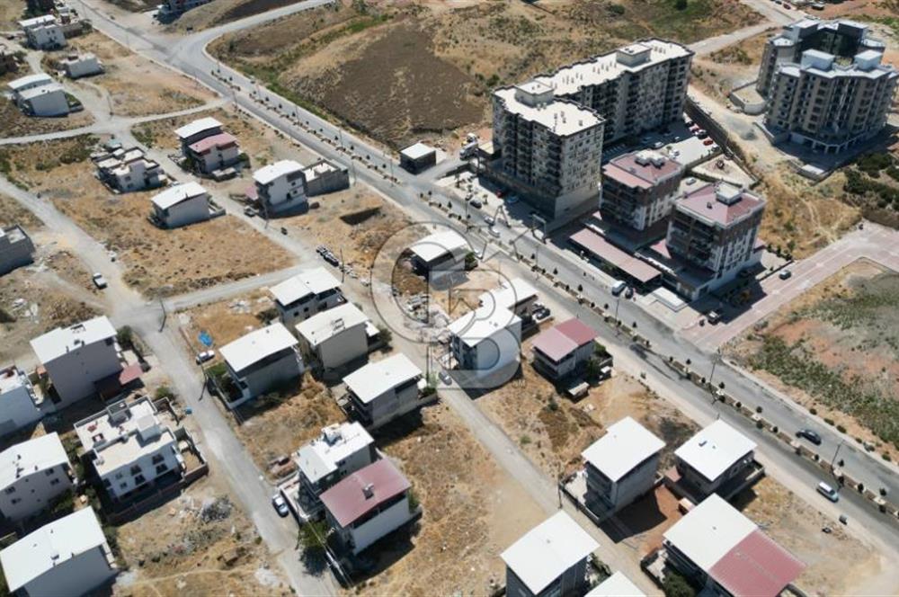 MENEMEN KOYUNDERE DE SATILIK CADDE ÜSTÜ ARSA