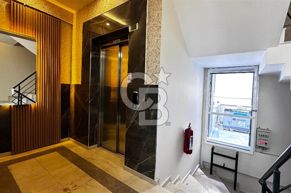 Karşıyaka Yalı Tramwaya 50m Mesafede Kiralık 2+1 Daire Otoparklı