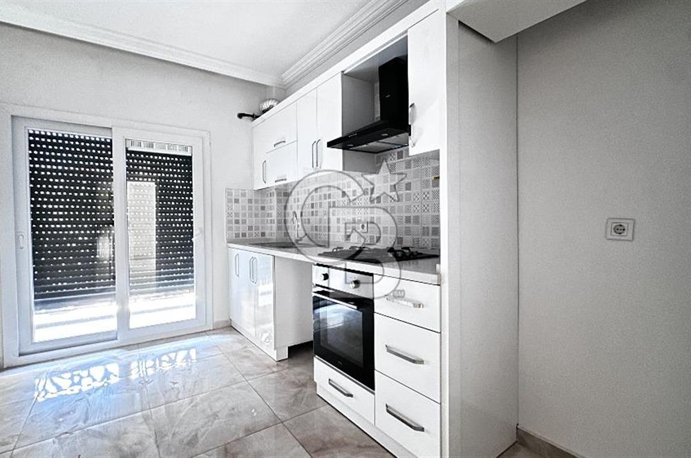 Karşıyaka Yalı Tramwaya 50m Mesafede Kiralık 2+1 Daire Otoparklı