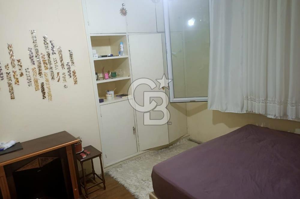KARŞIYAKA SAHİL ARKASI EŞYALI 3+1 YÜKSEK GİRİŞ OKUL KARŞISI DAİRE