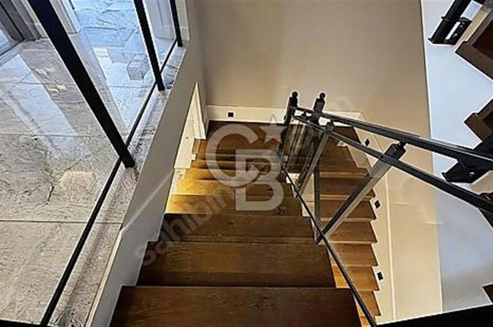 ALACAATLI DA BEYLER CADDESİNDE TİCARİ KİRALIK 6+3 VİLLA