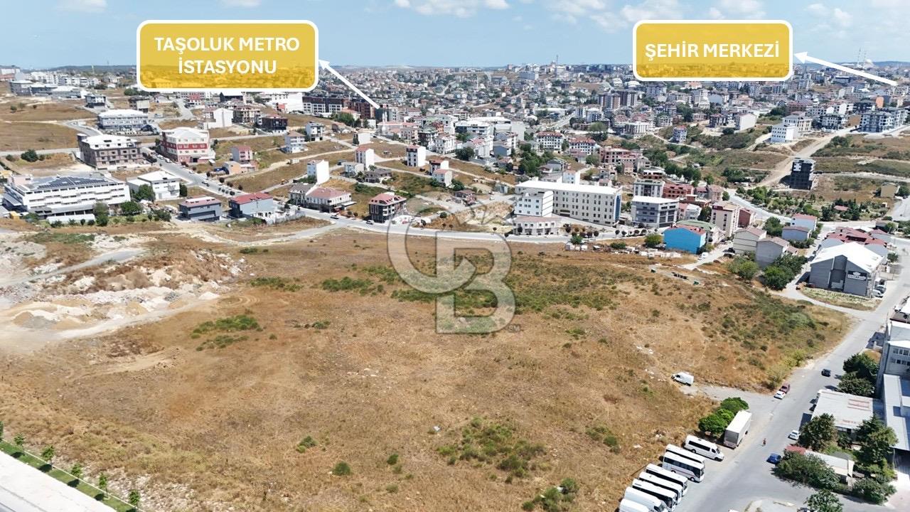 ARNAVUTKÖY TAŞOLUKTA CADDE CEPHE KÖŞE BAŞI SATILIK ARSA