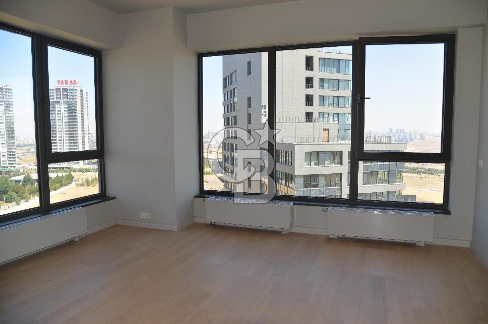 İncek Loft Sitesinde Ara Katta Kapalı Mutfak Kiralık 1+1 Daire