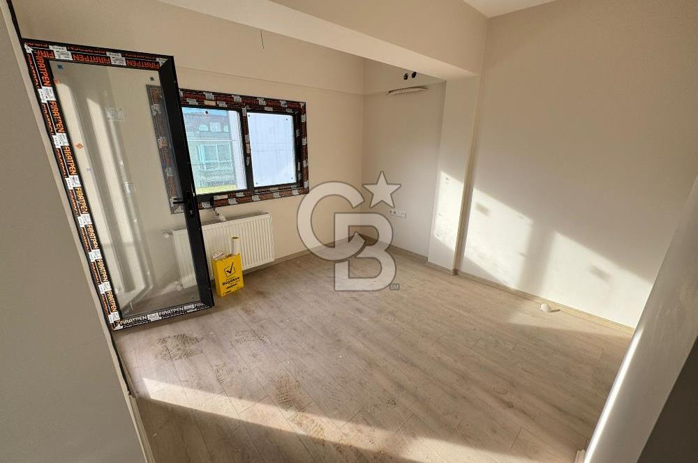 Karşıyaka Girne cadde üzerinde  1+1 kiralık daire