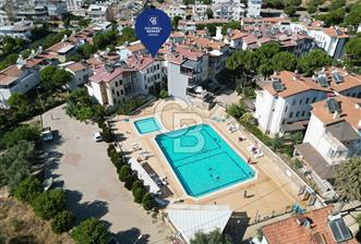 SATILIK SİTE İÇİNDE 5+1 VİLLA