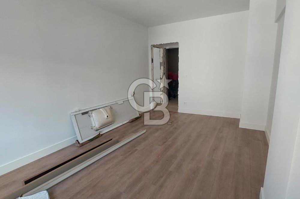 ÜSKÜDAR ÇİÇEKÇİ'DE İÇİ TAMAMEN SIFIRLANMIŞ,MANZARALI 2+1