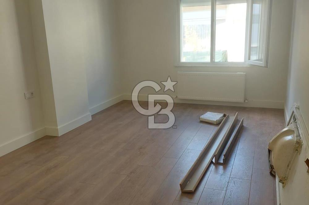 ÜSKÜDAR ÇİÇEKÇİ'DE İÇİ TAMAMEN SIFIRLANMIŞ,MANZARALI 2+1