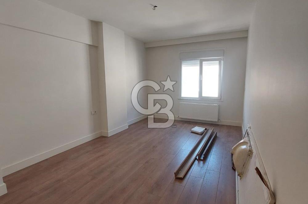 ÜSKÜDAR ÇİÇEKÇİ'DE İÇİ TAMAMEN SIFIRLANMIŞ,MANZARALI 2+1