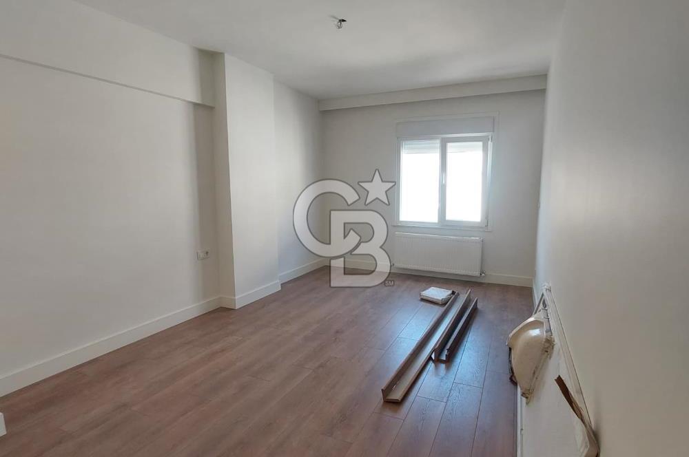 ÜSKÜDAR ÇİÇEKÇİ'DE İÇİ TAMAMEN SIFIRLANMIŞ,MANZARALI 2+1