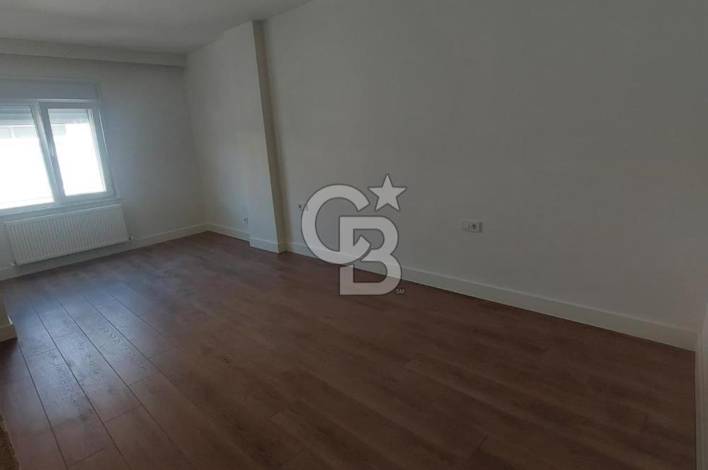 ÜSKÜDAR ÇİÇEKÇİ'DE İÇİ TAMAMEN SIFIRLANMIŞ,MANZARALI 2+1