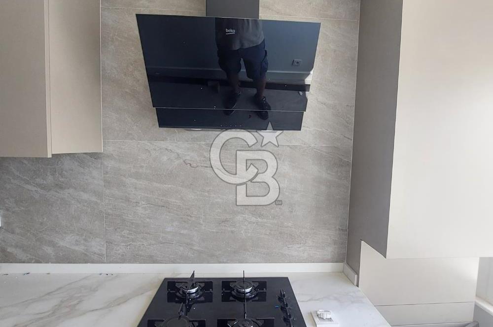 ÜSKÜDAR ÇİÇEKÇİ'DE İÇİ TAMAMEN SIFIRLANMIŞ,MANZARALI 2+1