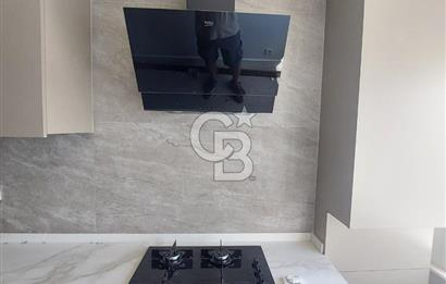 ÜSKÜDAR ÇİÇEKÇİ'DE İÇİ TAMAMEN SIFIRLANMIŞ,MANZARALI 2+1