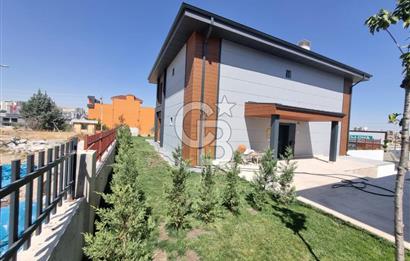BAĞLICA'DA KAPALI GARAJLI FULL YAPILI ANAHTAR TESLİM VİLLA