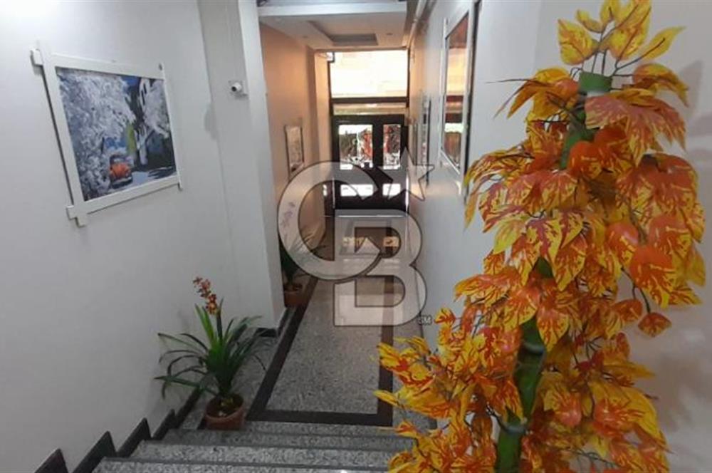 KARŞIYAKA'NIN MERKEZİNDE ÇARŞI İÇİNDE 7 YILLIK BİNA 3+1 - 125M2 FULL DAİRE