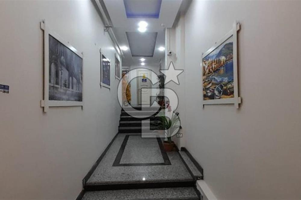 KARŞIYAKA'NIN MERKEZİNDE ÇARŞI İÇİNDE 7 YILLIK BİNA 3+1 - 125M2 FULL DAİRE