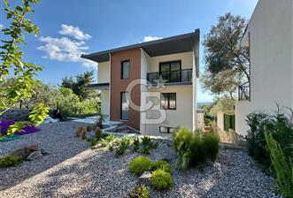 Yakaköy Profesörler Sitesi Yakını Satılık 5+2 Villa 