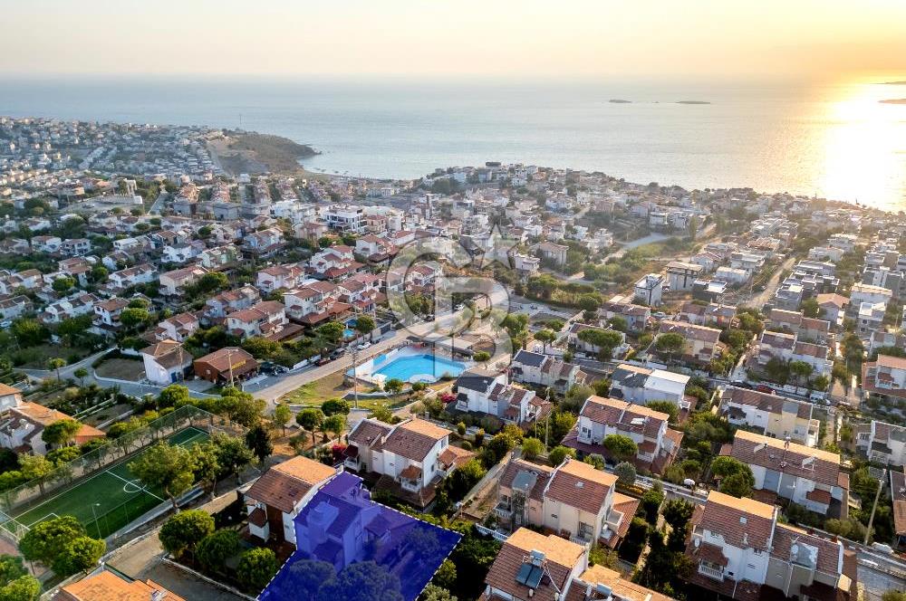 AKARCA YENİSU EVLERİ PANORAMİK DENİZ MANZARALI SATILIK 3+1 VİLLA