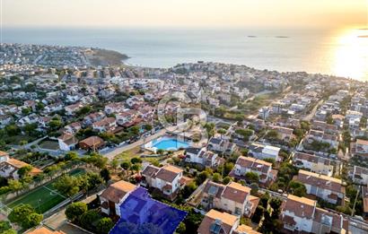 AKARCA YENİSU EVLERİ PANORAMİK DENİZ MANZARALI SATILIK 3+1 VİLLA