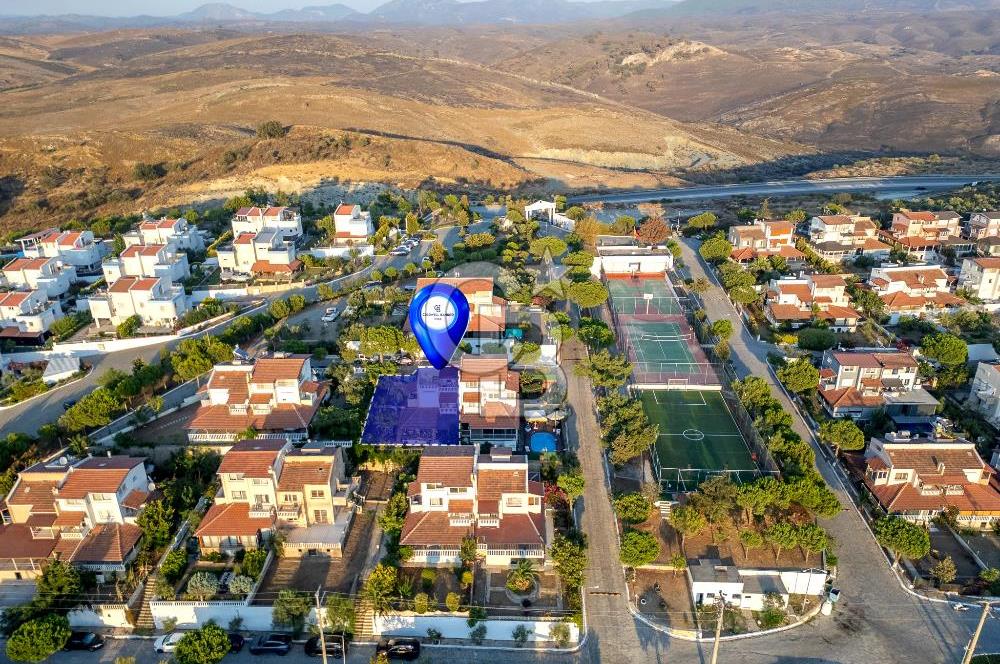 AKARCA YENİSU EVLERİ PANORAMİK DENİZ MANZARALI SATILIK 3+1 VİLLA