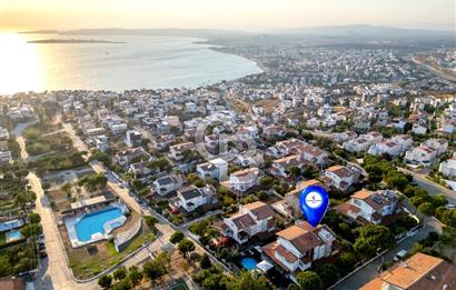AKARCA YENİSU EVLERİ PANORAMİK DENİZ MANZARALI SATILIK 3+1 VİLLA