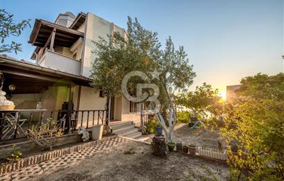 AKARCA YENİSU EVLERİ PANORAMİK DENİZ MANZARALI SATILIK 3+1 VİLLA