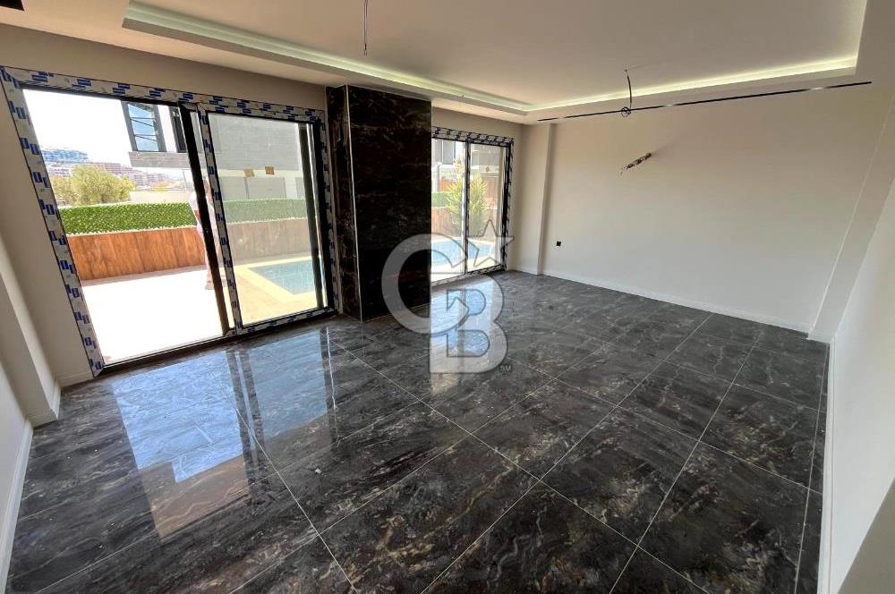 JASSE'DEN KUŞADASIN'DA TRİPLEX HAVUZLU BAHÇELİ