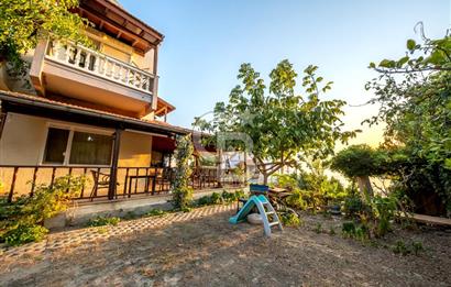 AKARCA YENİSU EVLERİ PANORAMİK DENİZ MANZARALI SATILIK 3+1 VİLLA