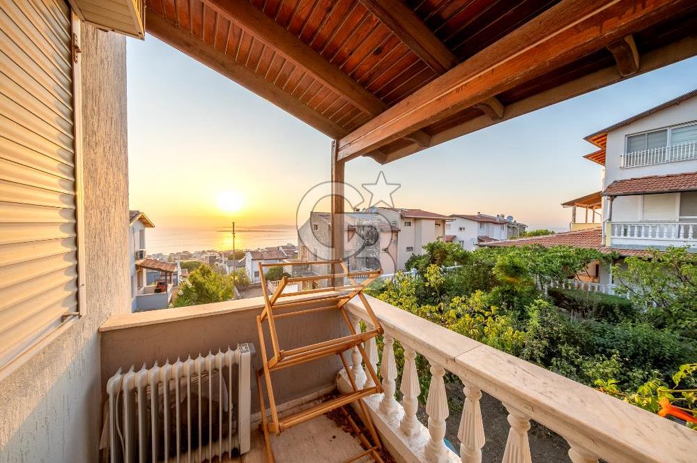AKARCA YENİSU EVLERİ PANORAMİK DENİZ MANZARALI SATILIK 3+1 VİLLA