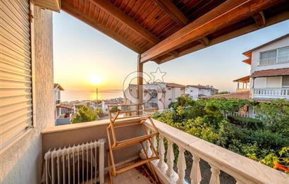 AKARCA YENİSU EVLERİ PANORAMİK DENİZ MANZARALI SATILIK 3+1 VİLLA
