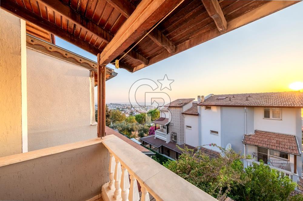 AKARCA YENİSU EVLERİ PANORAMİK DENİZ MANZARALI SATILIK 3+1 VİLLA