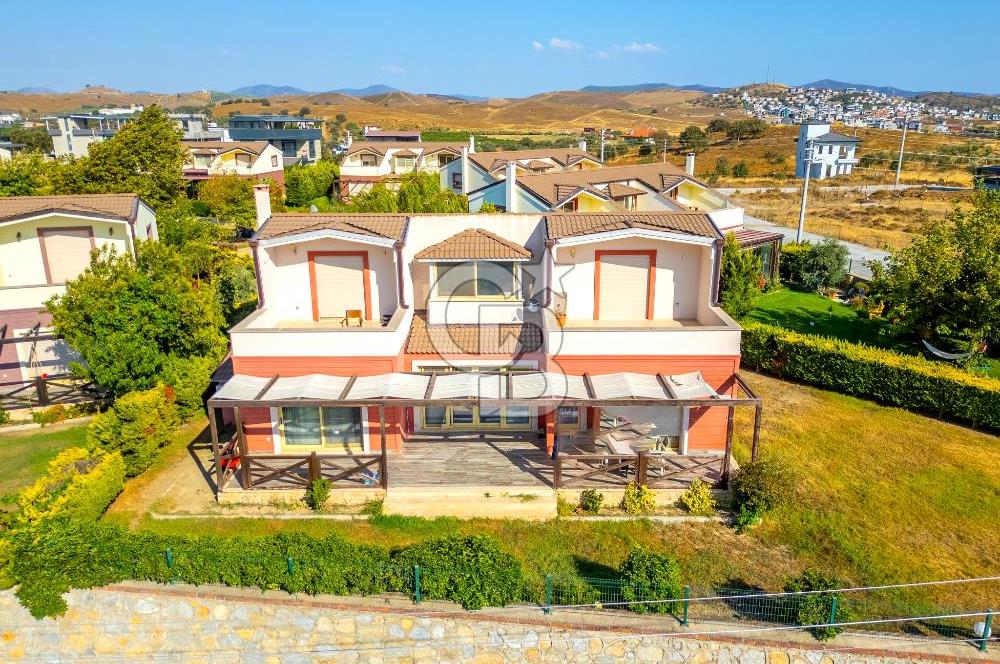 SEFERİHİSAR AKARCA SATILIK DENİZ MANZARALI 4+1 VİLLA