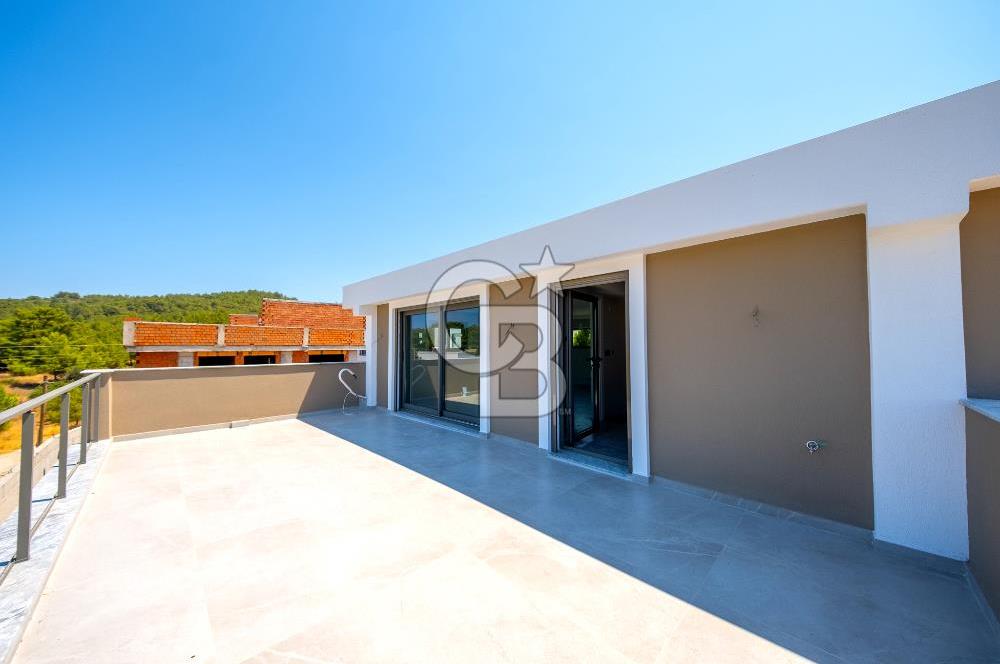 URLA KALABAK MAH. SATILIK 3+1 TRİPLEKS VİLLA