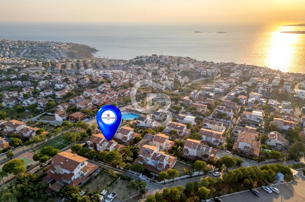 AKARCA YENİSU EVLERİ PANORAMİK DENİZ MANZARALI SATILIK 3+1 VİLLA