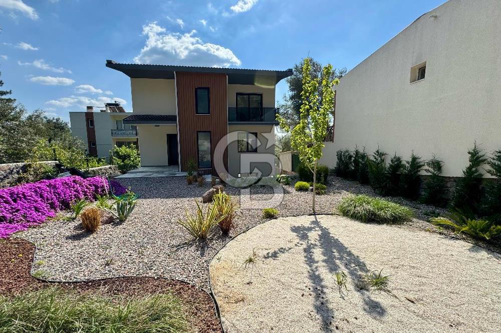 Yakaköy Profesörler Sitesi Yakını Satılık 5+2 Villa 