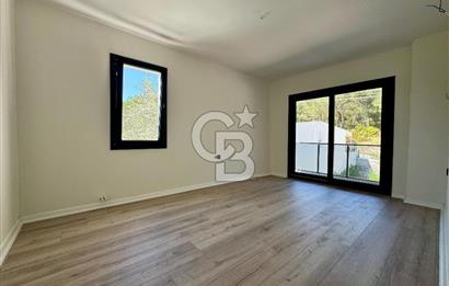 Yakaköy Profesörler Sitesi Yakını Satılık 5+2 Villa 