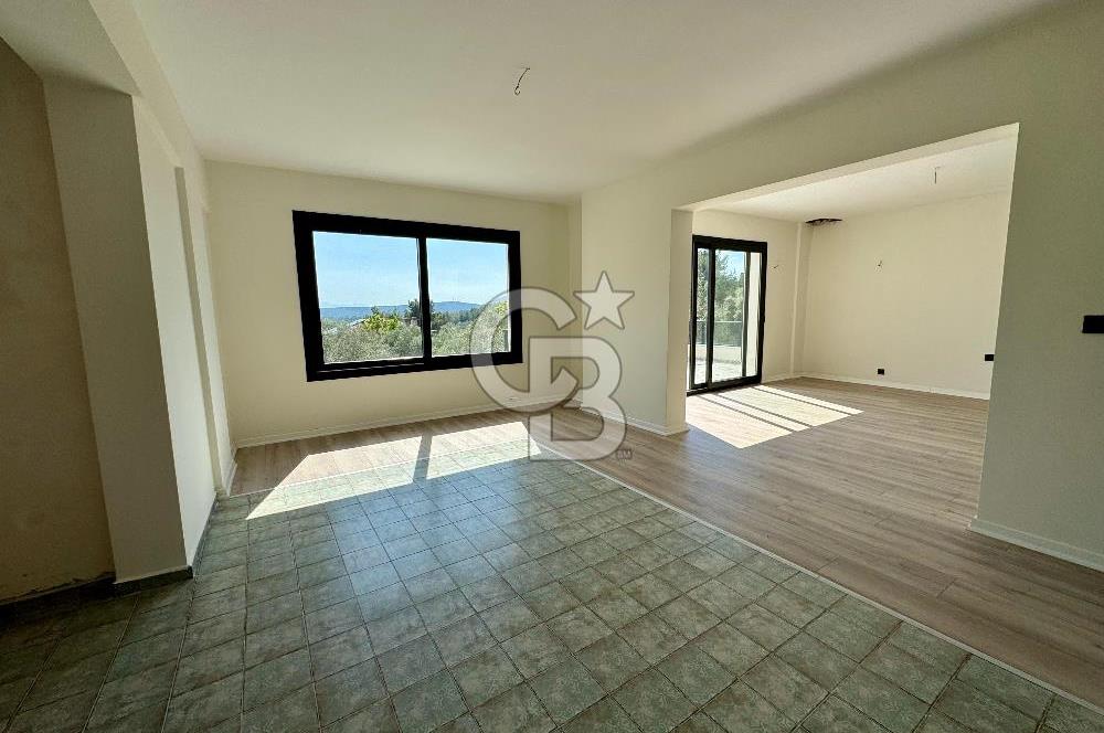 Yakaköy Profesörler Sitesi Yakını Satılık 5+2 Villa 