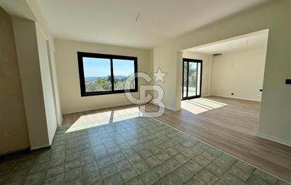 Yakaköy Profesörler Sitesi Yakını Satılık 5+2 Villa 