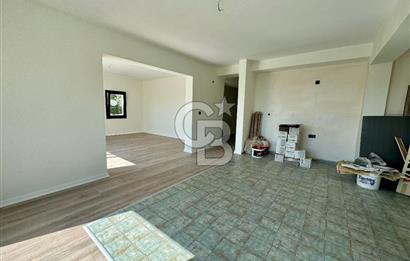 Yakaköy Profesörler Sitesi Yakını Satılık 5+2 Villa 