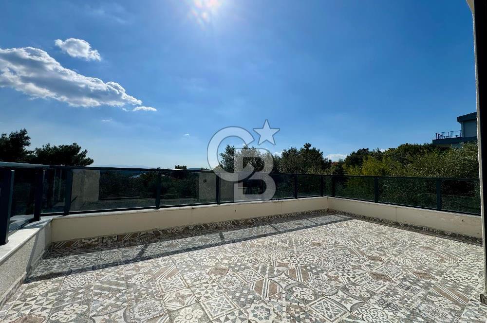 Yakaköy Profesörler Sitesi Yakını Satılık 5+2 Villa 
