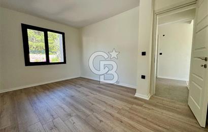 Yakaköy Profesörler Sitesi Yakını Satılık 5+2 Villa 