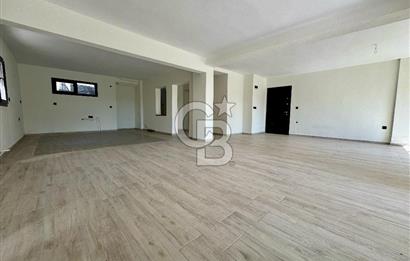 Yakaköy Profesörler Sitesi Yakını Satılık 5+2 Villa 