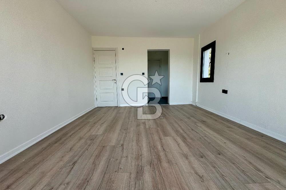 Yakaköy Profesörler Sitesi Yakını Satılık 5+2 Villa 