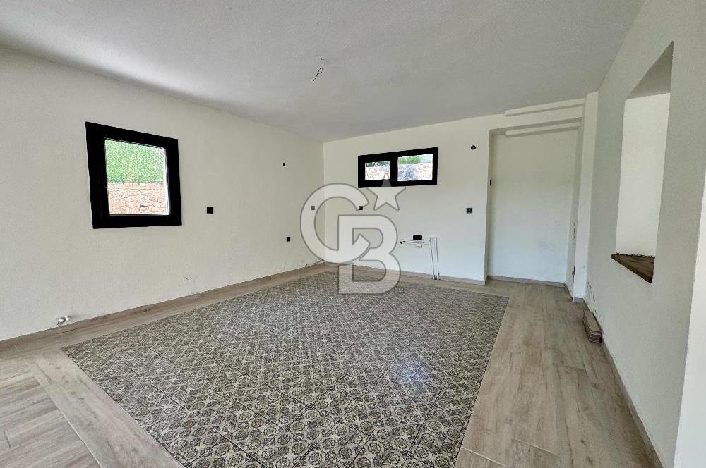 Yakaköy Profesörler Sitesi Yakını Satılık 5+2 Villa 