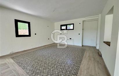 Yakaköy Profesörler Sitesi Yakını Satılık 5+2 Villa 