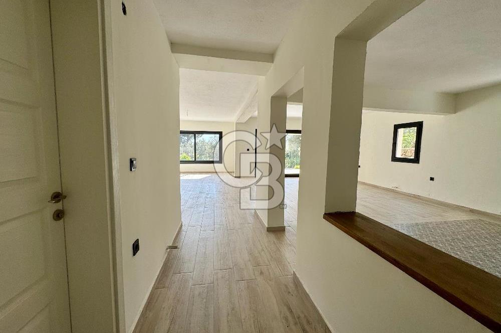 Yakaköy Profesörler Sitesi Yakını Satılık 5+2 Villa 