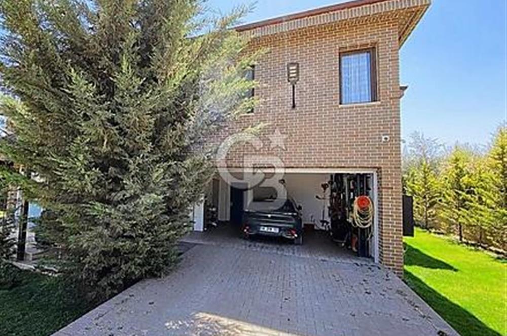 İNCEK-YILDIRIM AKBULUT MEVKİİ-1.124 m2 ARSA İÇİNDE-450 m2 VİLLA